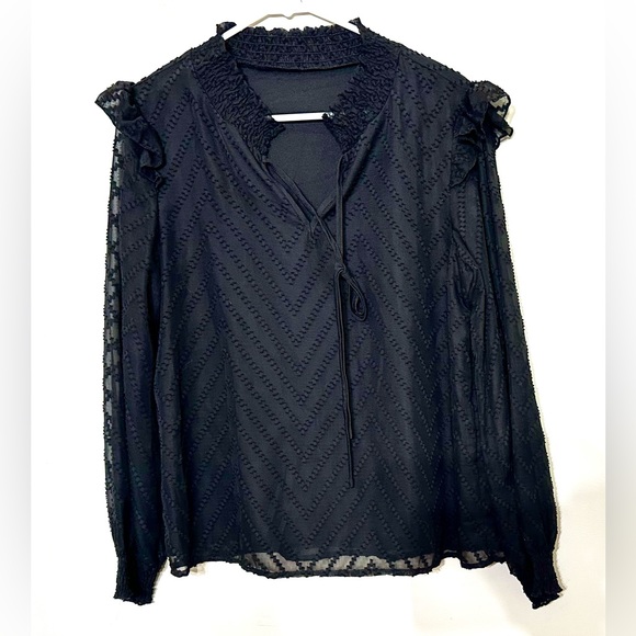 🔥BNWOT Tie Neck Ruffle Trim Lantern Sleeve Blouse! - Picture 4 of 8